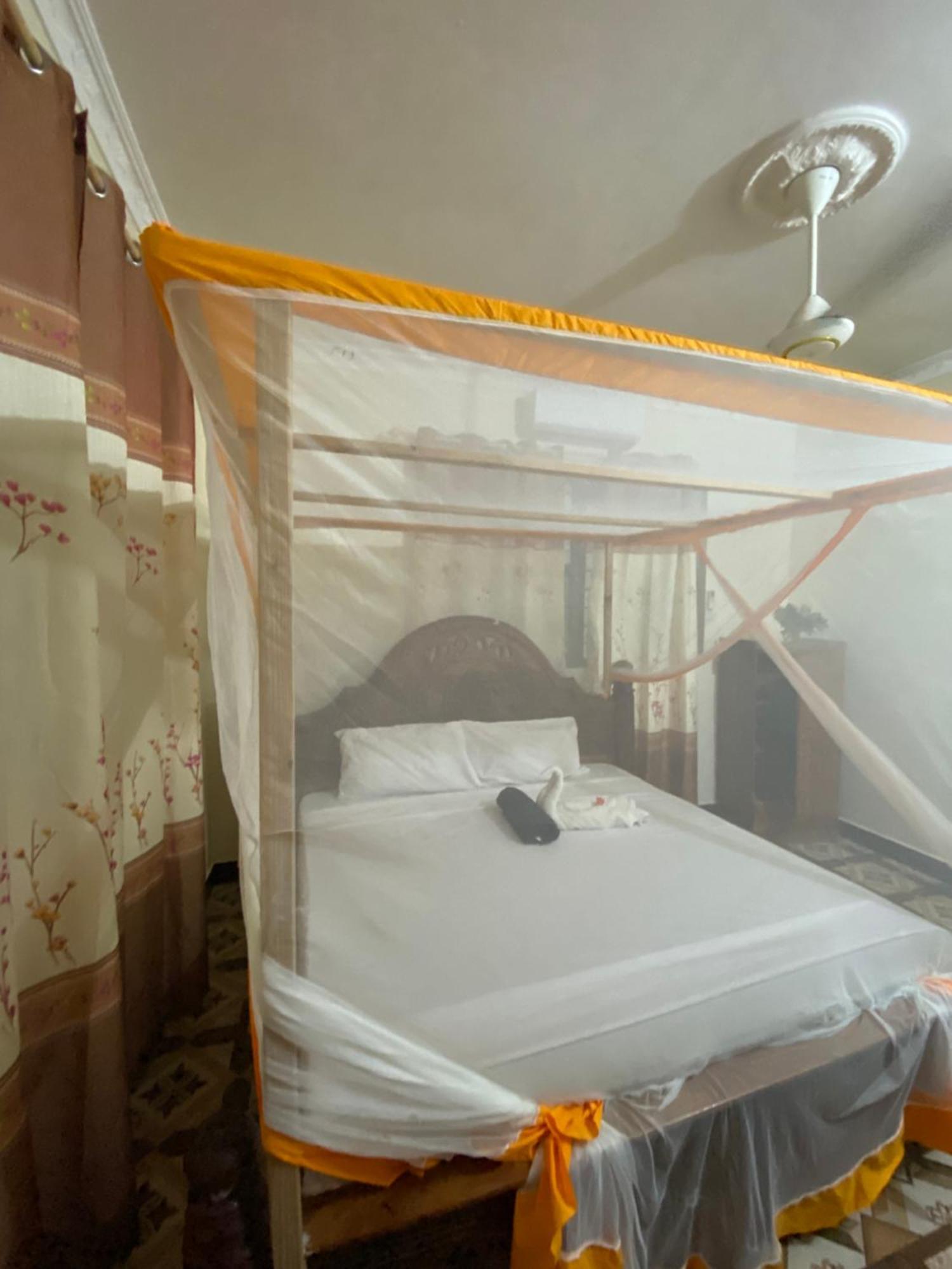 Falcon House Kendwa Bed and Breakfast Eksteriør billede